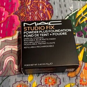 MAC Studio Fix Powder Plus Foundation